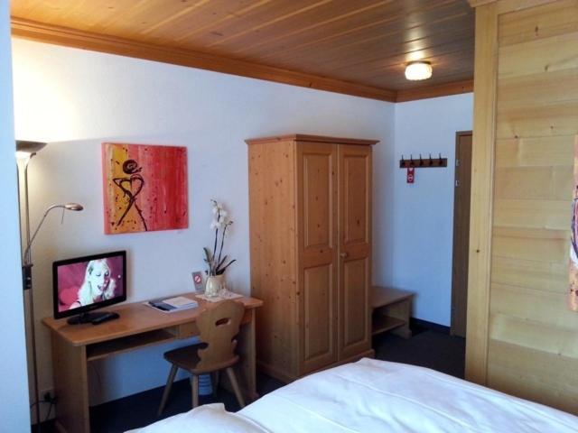 Sonnegg Hotel Zweisimmen Værelse billede