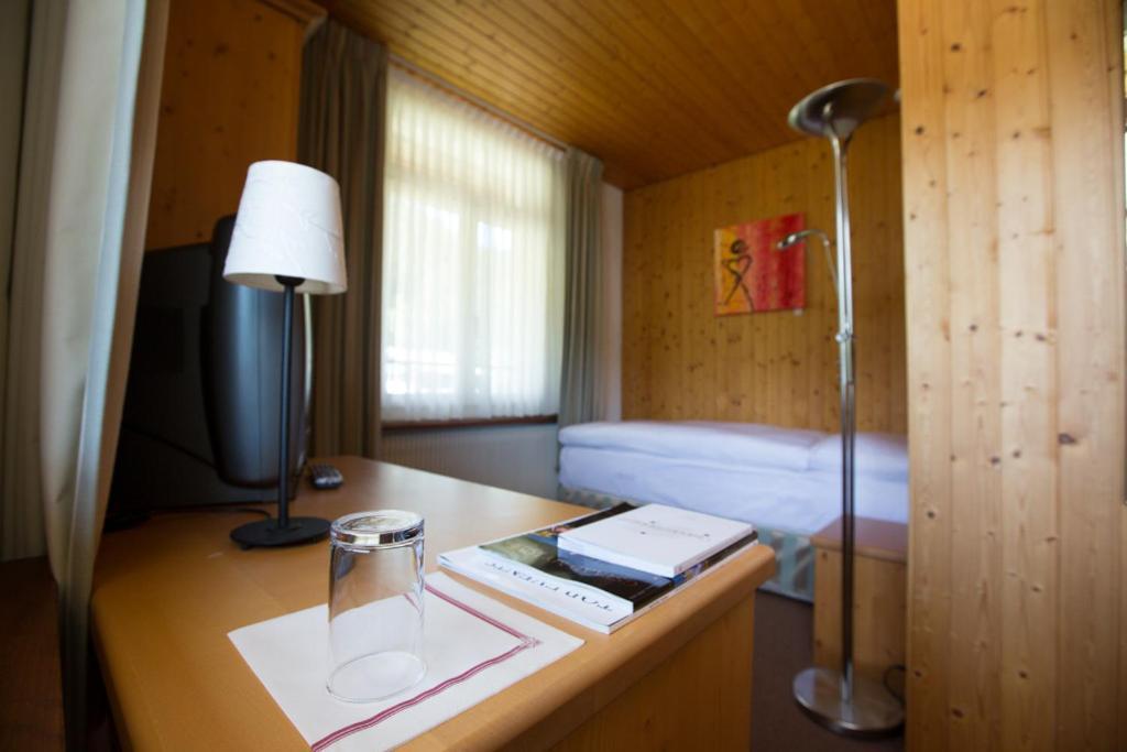Sonnegg Hotel Zweisimmen Værelse billede